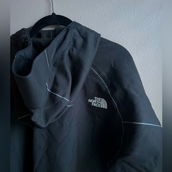 Men’s Winter Jacket - Picture 3 of 9